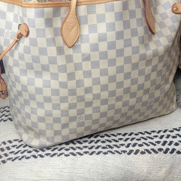 Bag - Picture 2 of 6